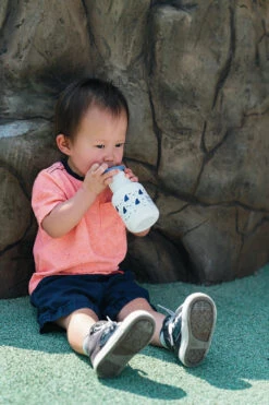 Klean Kanteen Edelstahl Trinkflasche Kid Classic 355ml Sippy Cap - Sharks (weiß Mit Motiv) -Schulrucksack 44125