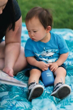 Klean Kanteen Edelstahl Trinkflasche Kid Classic 355ml Sippy Cap - Pool Party (matt Blau) -Schulrucksack 44132