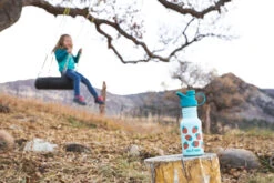 Edelstahl Trinkflasche Klean Kanteen Kid Classic Sport Cap 355ml Sport Cap - Blue Tint Strawberries -Schulrucksack 57603